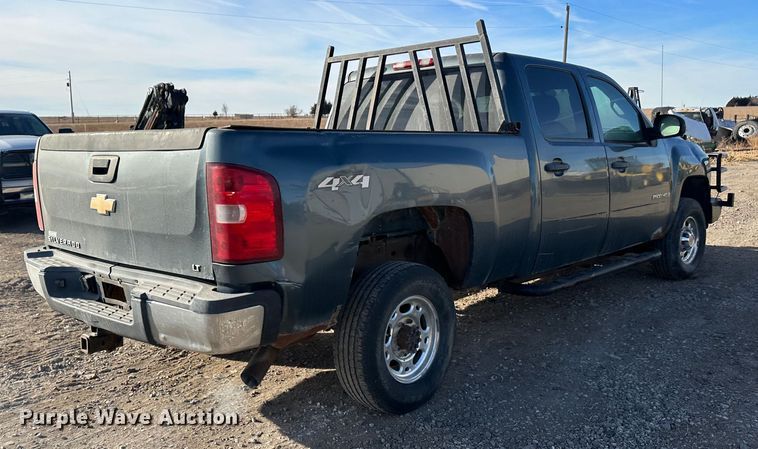 image for item JD9679 2008 Chevrolet Silverado 2500HD  Crew Cab pickup truck