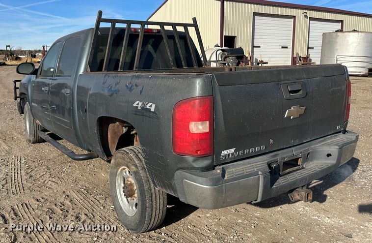 image for item JD9679 2008 Chevrolet Silverado 2500HD  Crew Cab pickup truck
