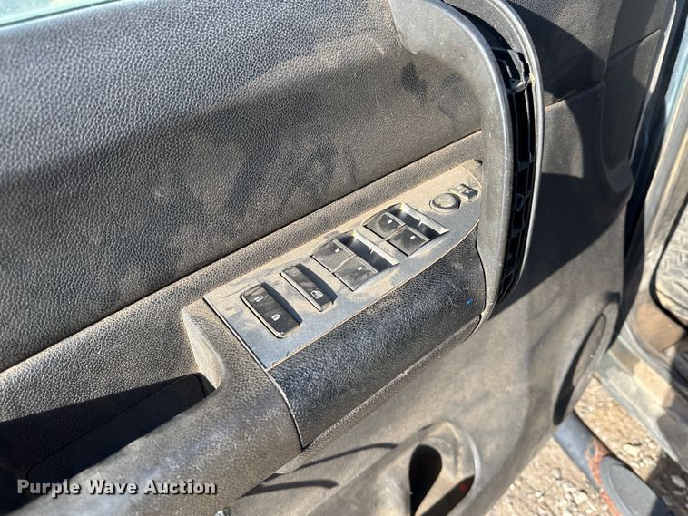 image for item JD9679 2008 Chevrolet Silverado 2500HD  Crew Cab pickup truck