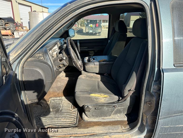 image for item JD9679 2008 Chevrolet Silverado 2500HD  Crew Cab pickup truck