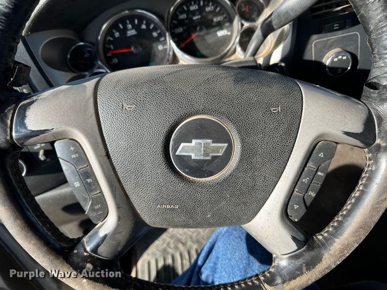 image for item JD9679 2008 Chevrolet Silverado 2500HD  Crew Cab pickup truck