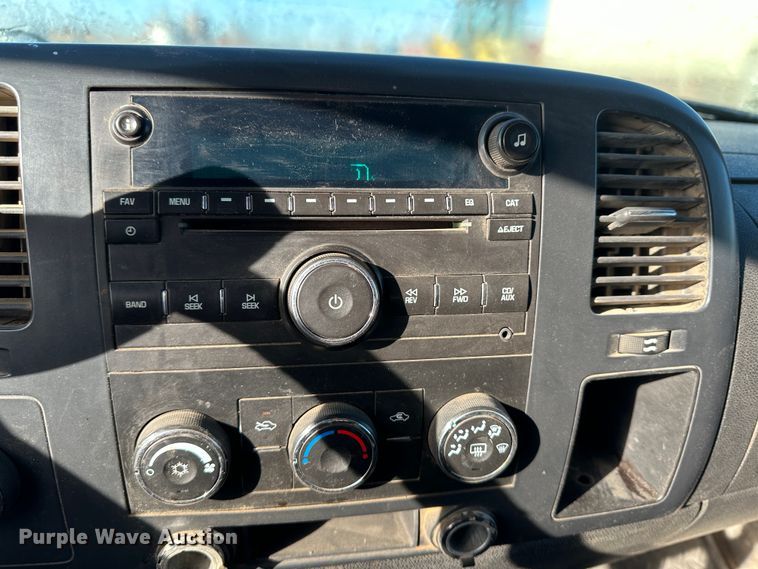 image for item JD9679 2008 Chevrolet Silverado 2500HD  Crew Cab pickup truck