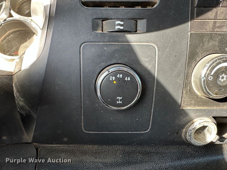 image for item JD9679 2008 Chevrolet Silverado 2500HD  Crew Cab pickup truck