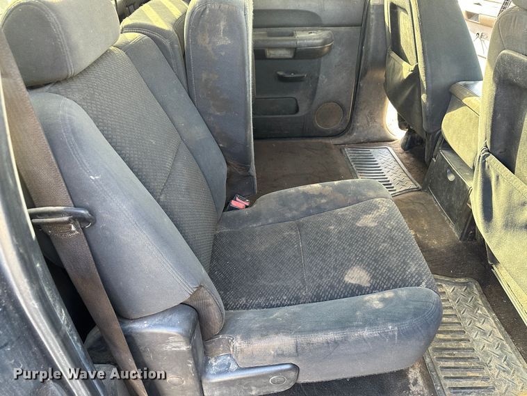 image for item JD9679 2008 Chevrolet Silverado 2500HD  Crew Cab pickup truck