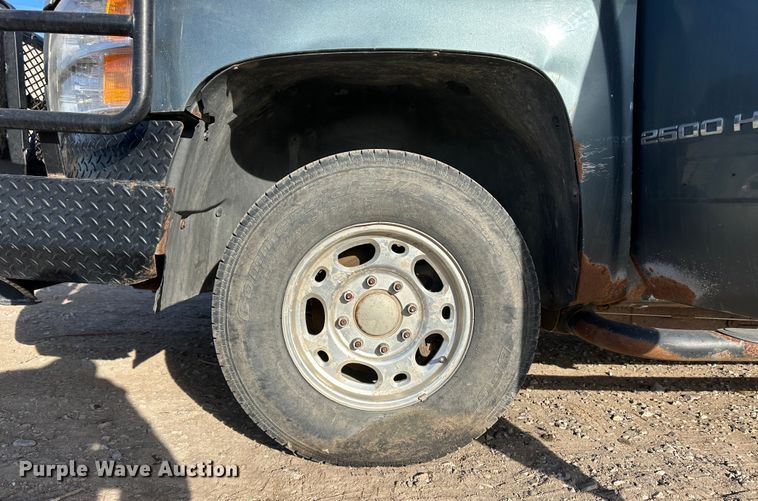 image for item JD9679 2008 Chevrolet Silverado 2500HD  Crew Cab pickup truck