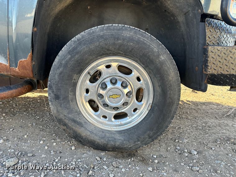 image for item JD9679 2008 Chevrolet Silverado 2500HD  Crew Cab pickup truck