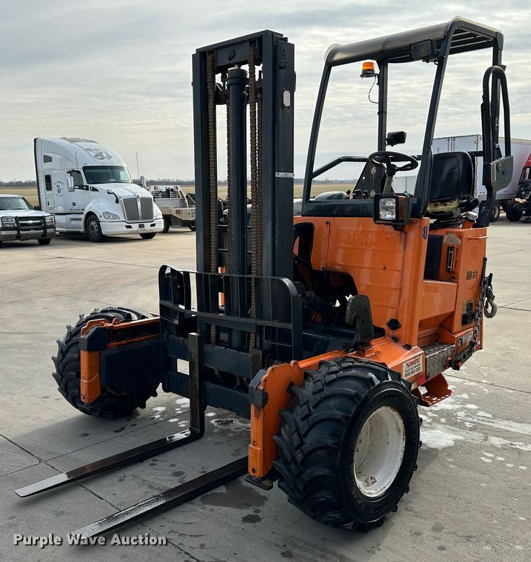 image for item JD9731 2011 Moffett M55  forklift