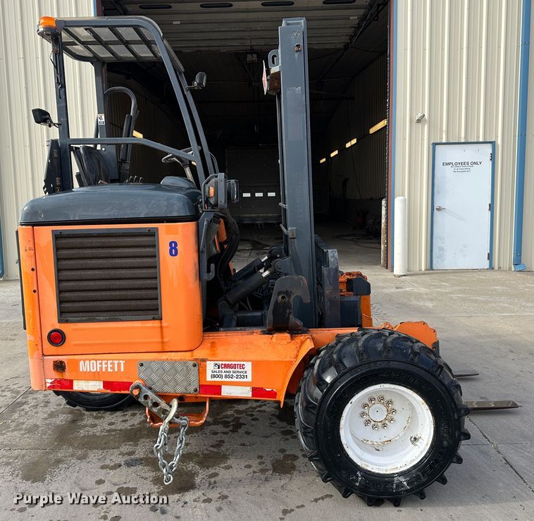image for item JD9731 2011 Moffett M55  forklift