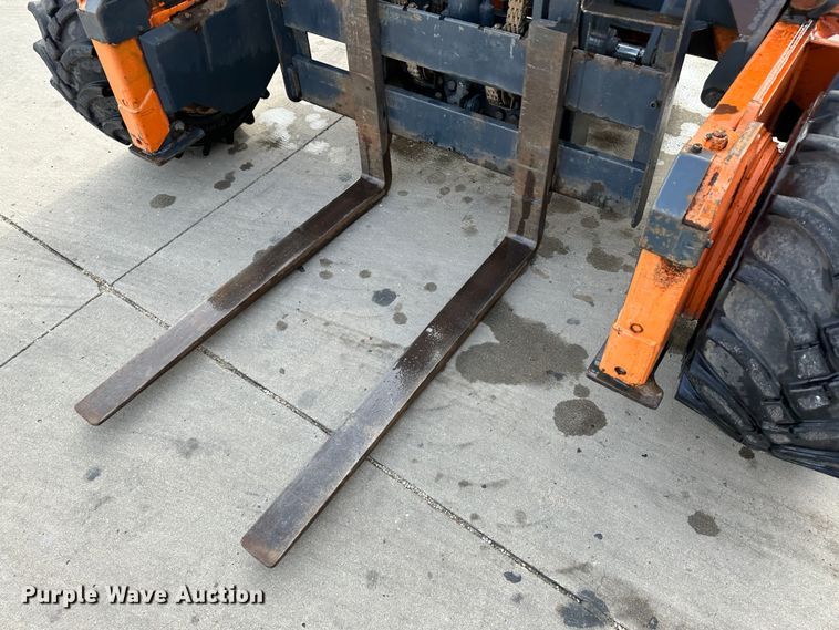 image for item JD9731 2011 Moffett M55  forklift