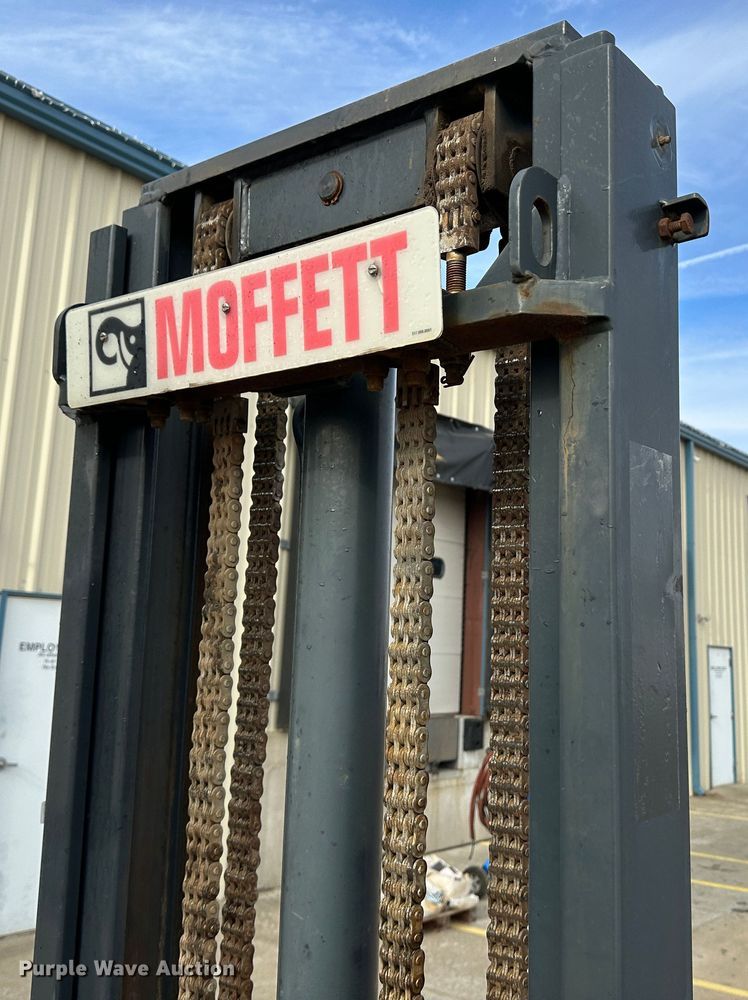 image for item JD9731 2011 Moffett M55  forklift