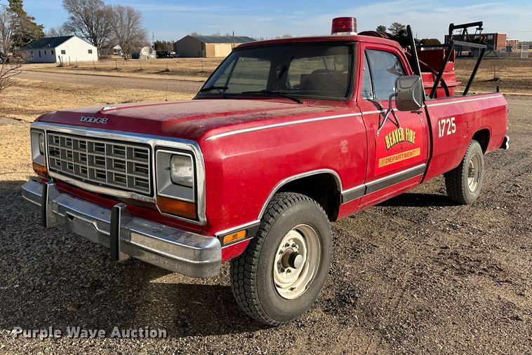 image for item JD9739 1985 Dodge W350  brush fire truck