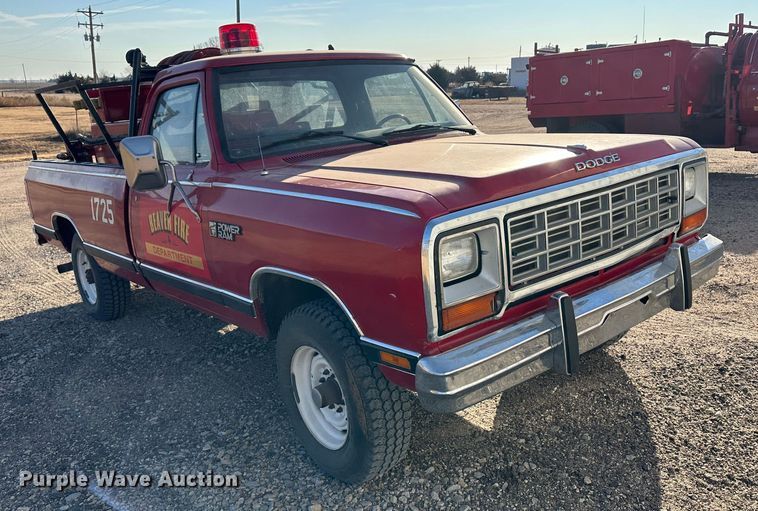 image for item JD9739 1985 Dodge W350  brush fire truck