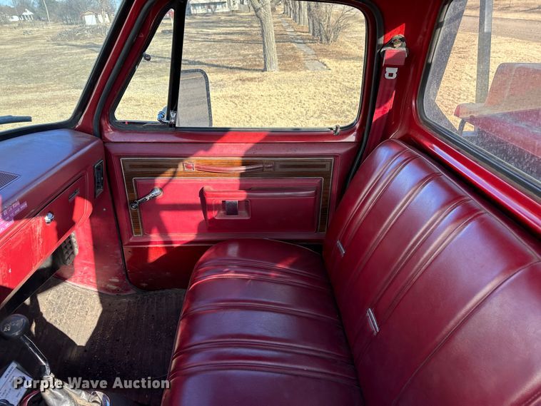 image for item JD9739 1985 Dodge W350  brush fire truck