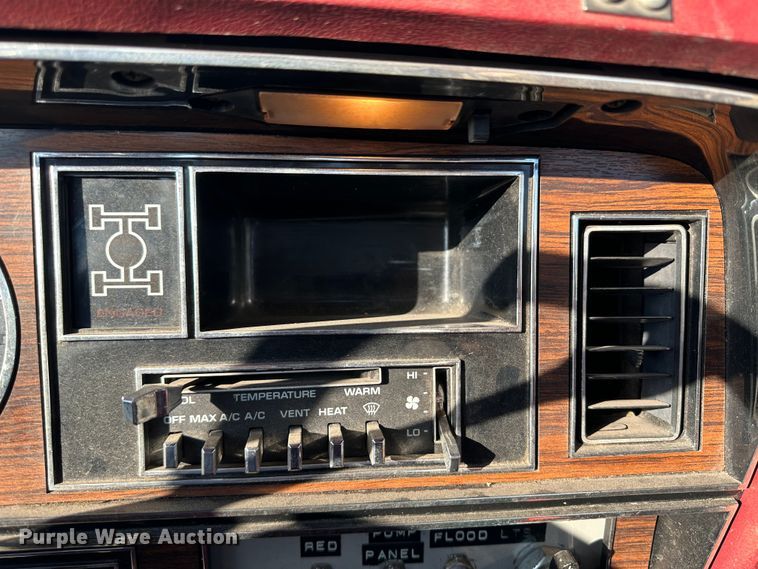 image for item JD9739 1985 Dodge W350  brush fire truck