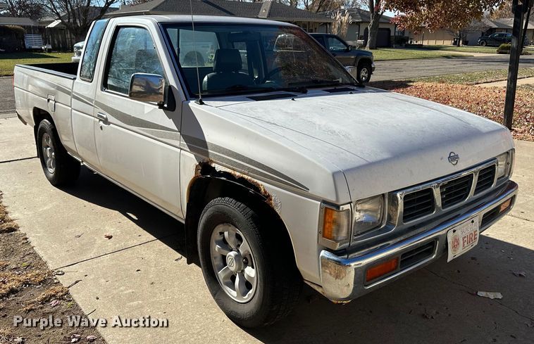 image for item JD9772 1997 Nissan  pickup truck