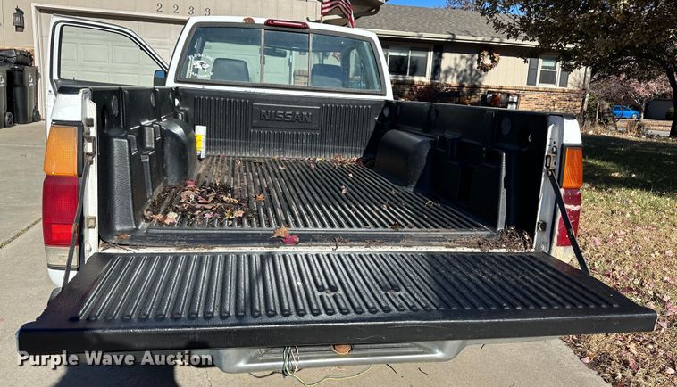 image for item JD9772 1997 Nissan  pickup truck