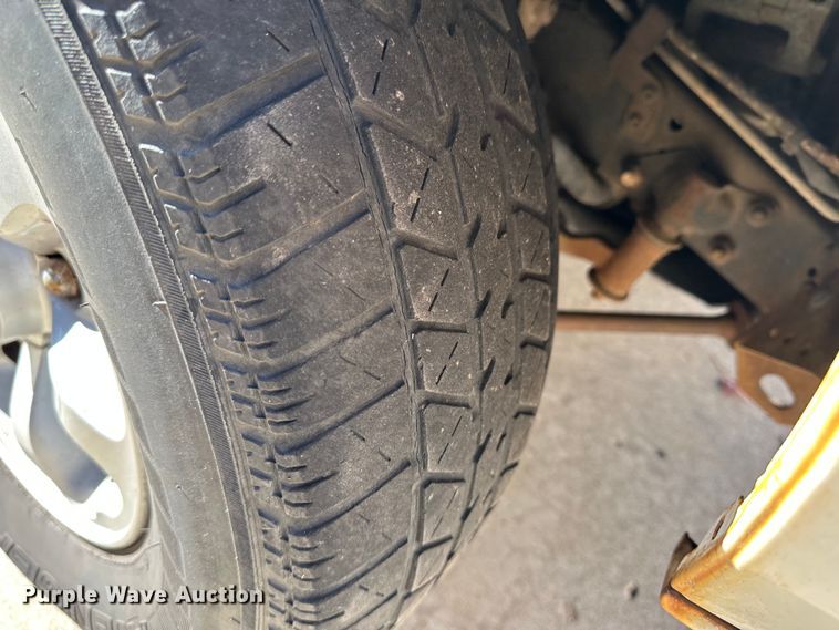 image for item JD9772 1997 Nissan  pickup truck