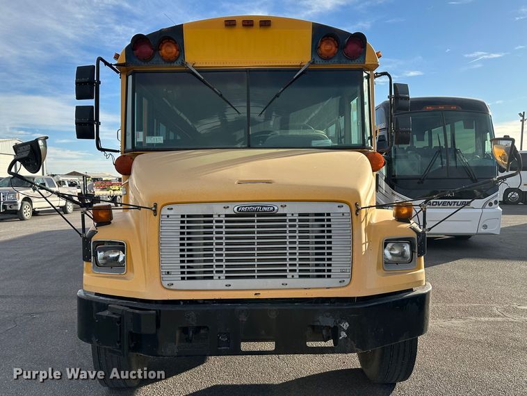 image for item JD9775 1999 Freightliner Thomas Built  school bus