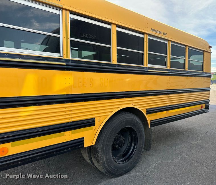 image for item JD9775 1999 Freightliner Thomas Built  school bus