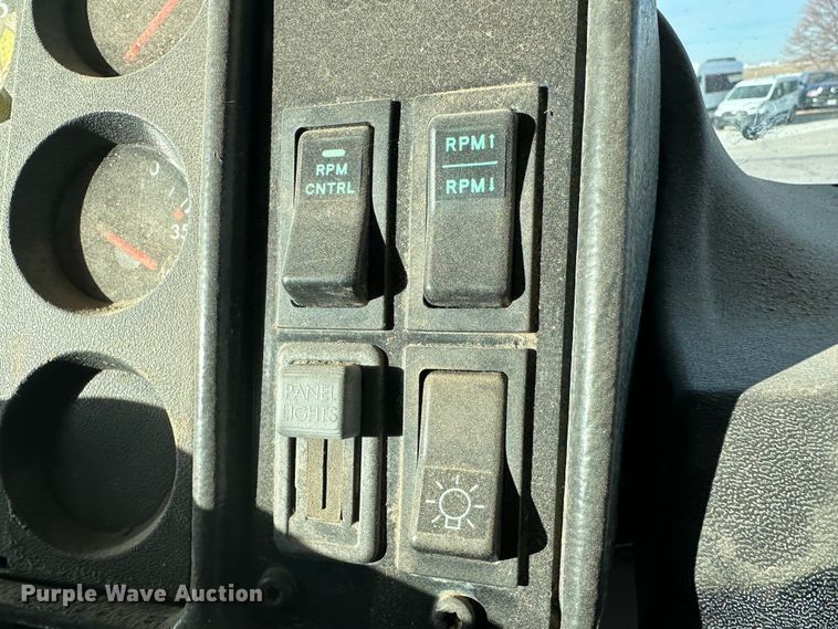 image for item JD9775 1999 Freightliner Thomas Built  school bus