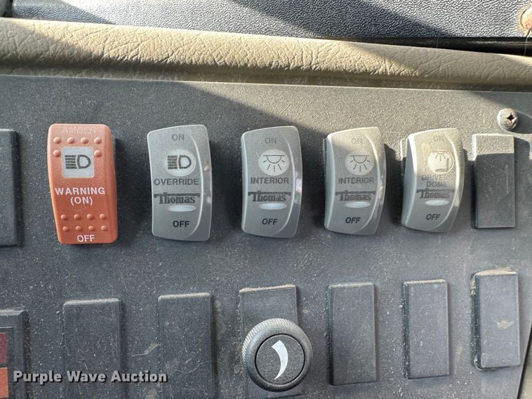 image for item JD9775 1999 Freightliner Thomas Built  school bus