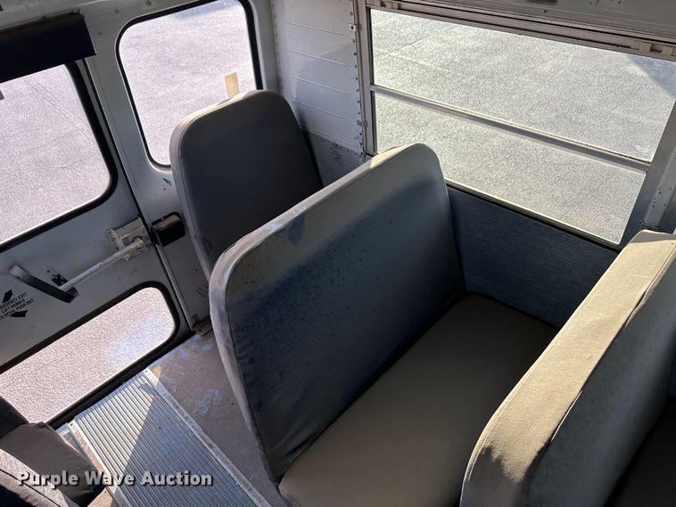 image for item JD9775 1999 Freightliner Thomas Built  school bus