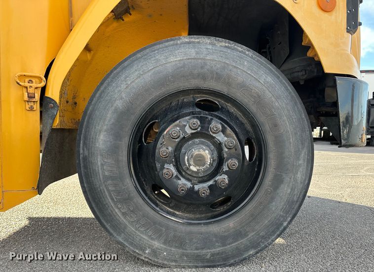 image for item JD9775 1999 Freightliner Thomas Built  school bus