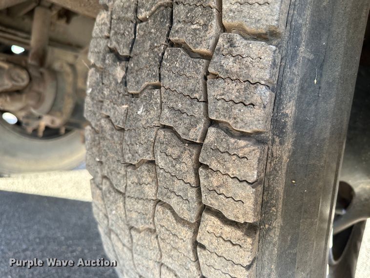 image for item JD9775 1999 Freightliner Thomas Built  school bus