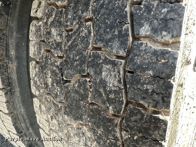 image for item JD9775 1999 Freightliner Thomas Built  school bus