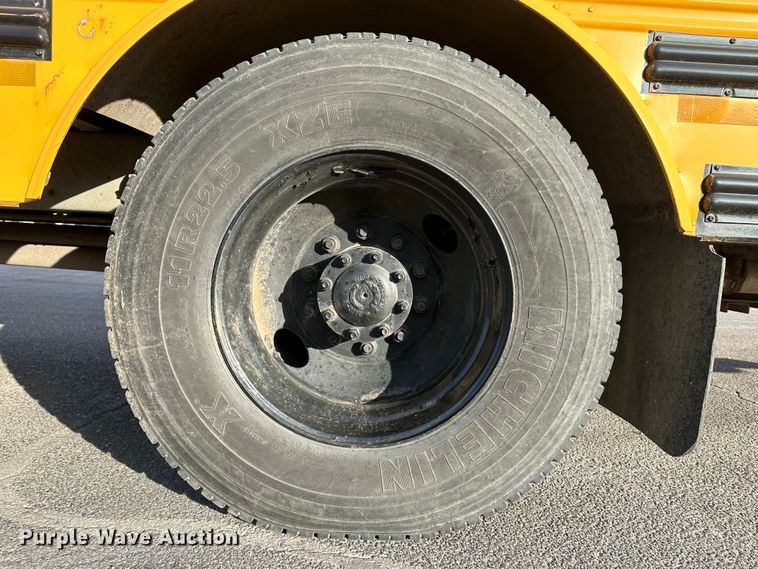 image for item JD9775 1999 Freightliner Thomas Built  school bus