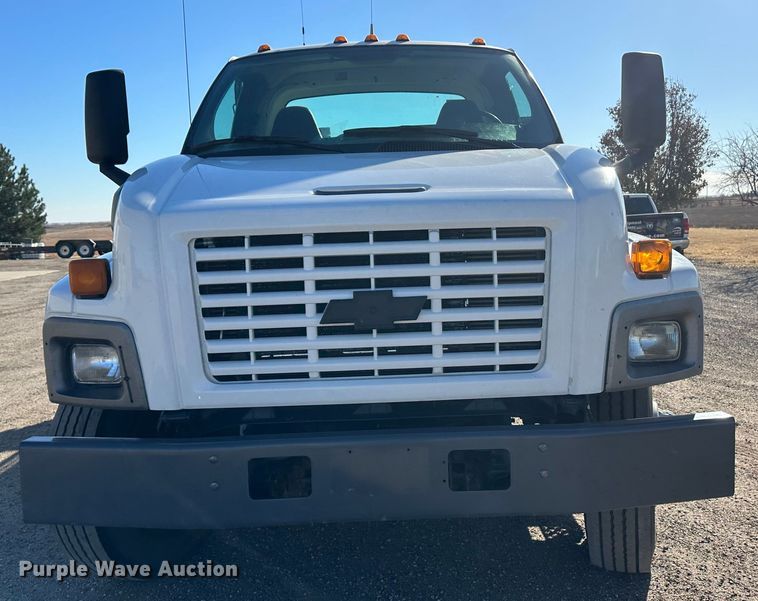 image for item JD9778 2008 Chevrolet C7500  utility / service truck