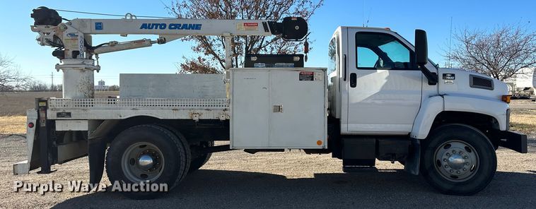 image for item JD9778 2008 Chevrolet C7500  utility / service truck