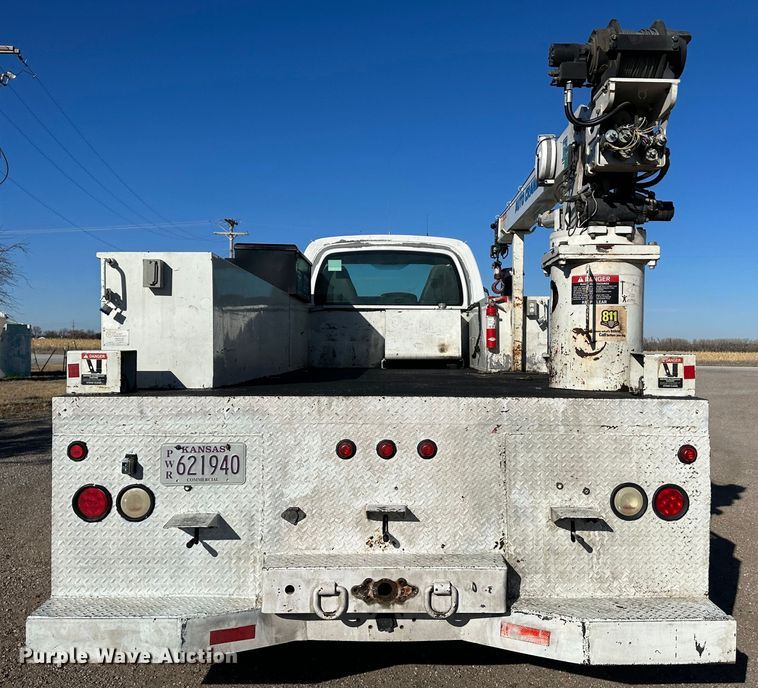 image for item JD9778 2008 Chevrolet C7500  utility / service truck