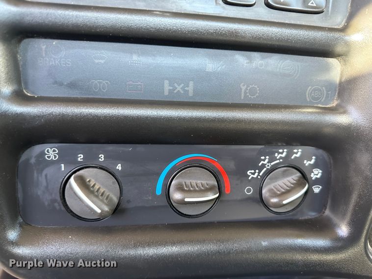 image for item JD9778 2008 Chevrolet C7500  utility / service truck