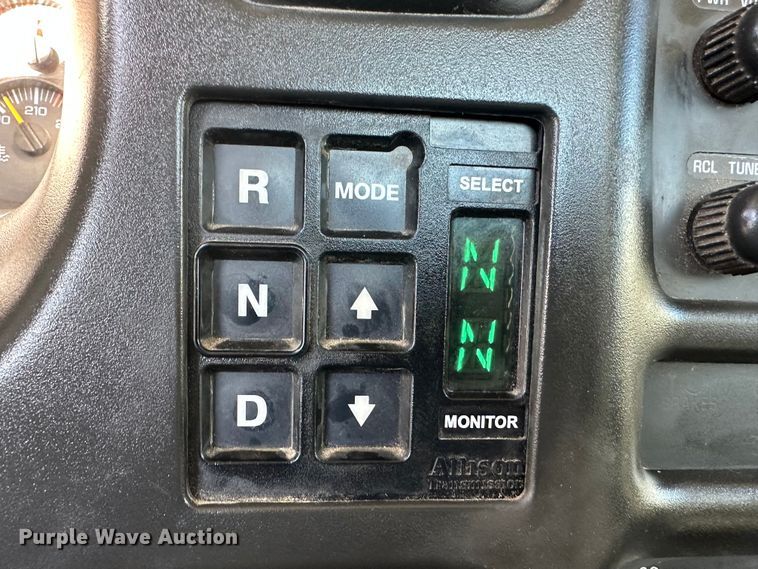 image for item JD9778 2008 Chevrolet C7500  utility / service truck