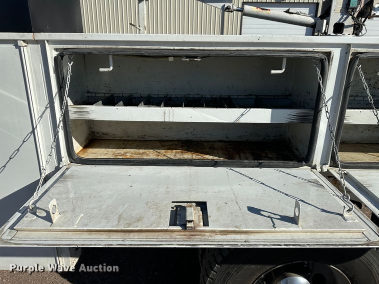 image for item JD9778 2008 Chevrolet C7500  utility / service truck