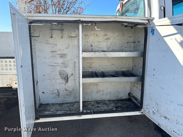 image for item JD9778 2008 Chevrolet C7500  utility / service truck