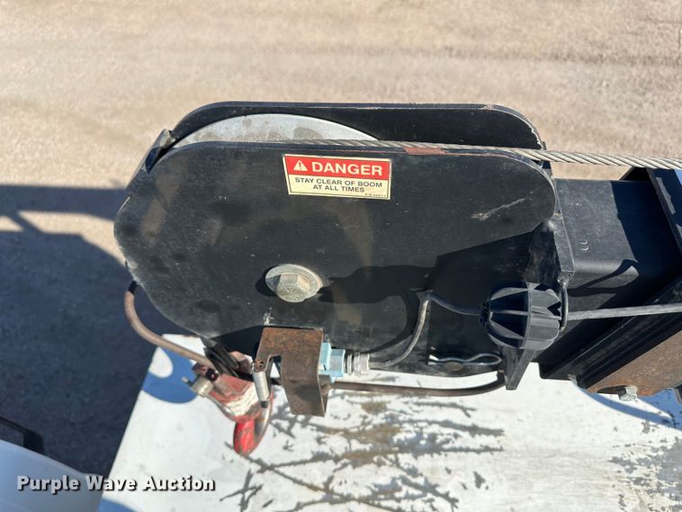 image for item JD9778 2008 Chevrolet C7500  utility / service truck