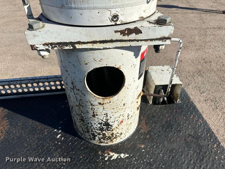 image for item JD9778 2008 Chevrolet C7500  utility / service truck