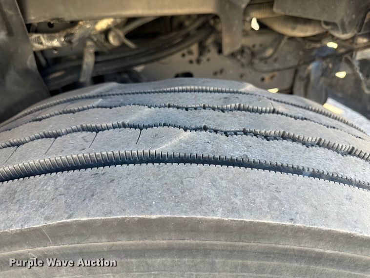 image for item JD9778 2008 Chevrolet C7500  utility / service truck