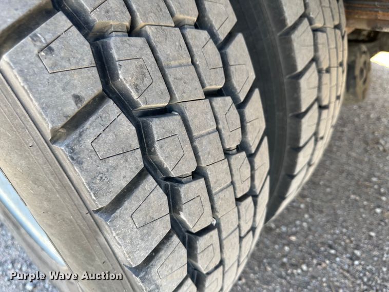 image for item JD9778 2008 Chevrolet C7500  utility / service truck