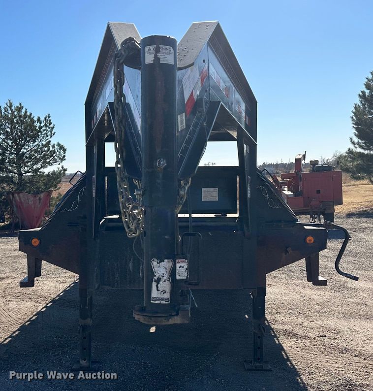 image for item JD9779 2013 PJ  flatbed trailer