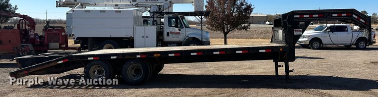 image for item JD9779 2013 PJ  flatbed trailer