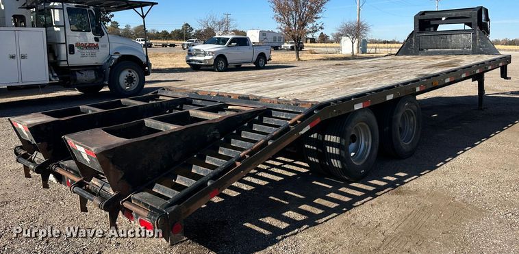 image for item JD9779 2013 PJ  flatbed trailer