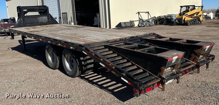 image for item JD9779 2013 PJ  flatbed trailer