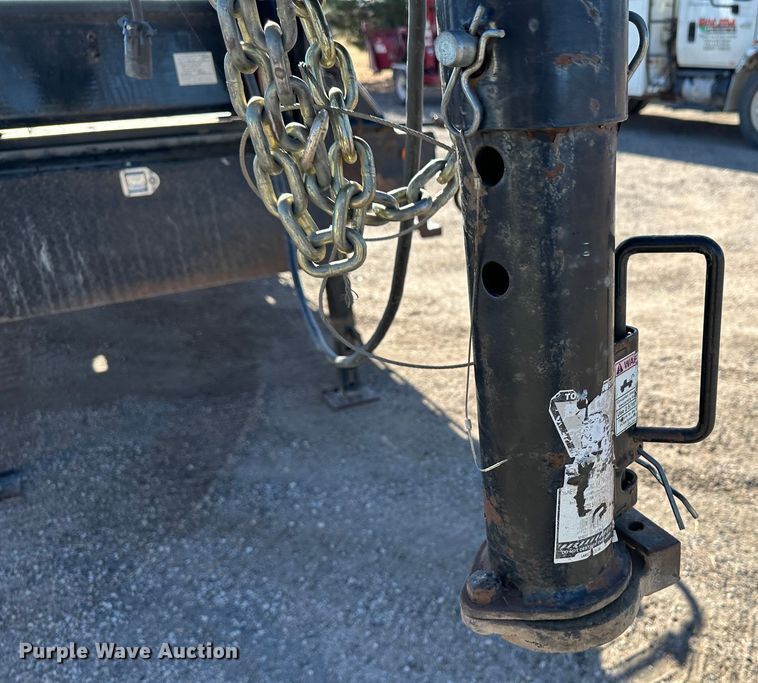 image for item JD9779 2013 PJ  flatbed trailer