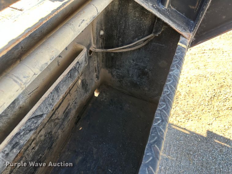 image for item JD9779 2013 PJ  flatbed trailer