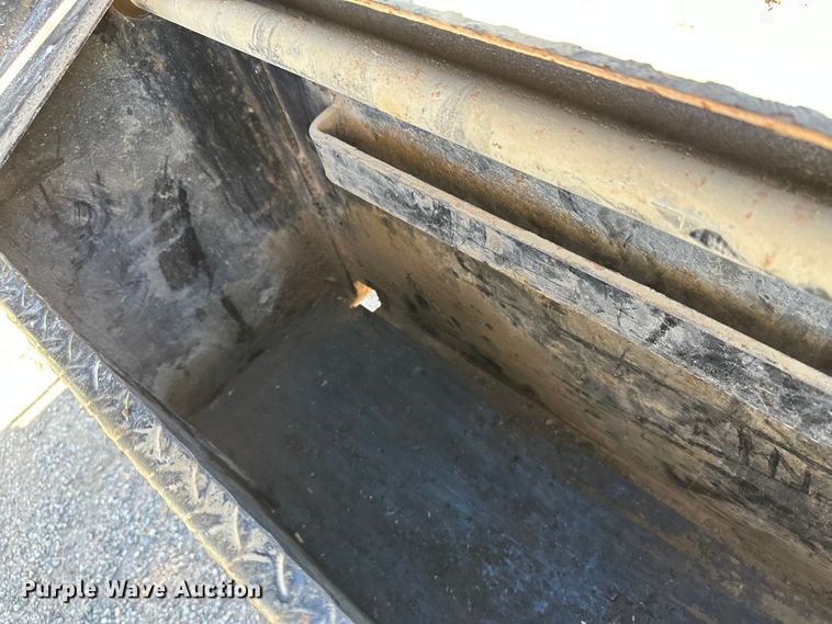 image for item JD9779 2013 PJ  flatbed trailer