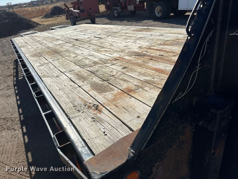 image for item JD9779 2013 PJ  flatbed trailer