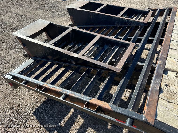 image for item JD9779 2013 PJ  flatbed trailer
